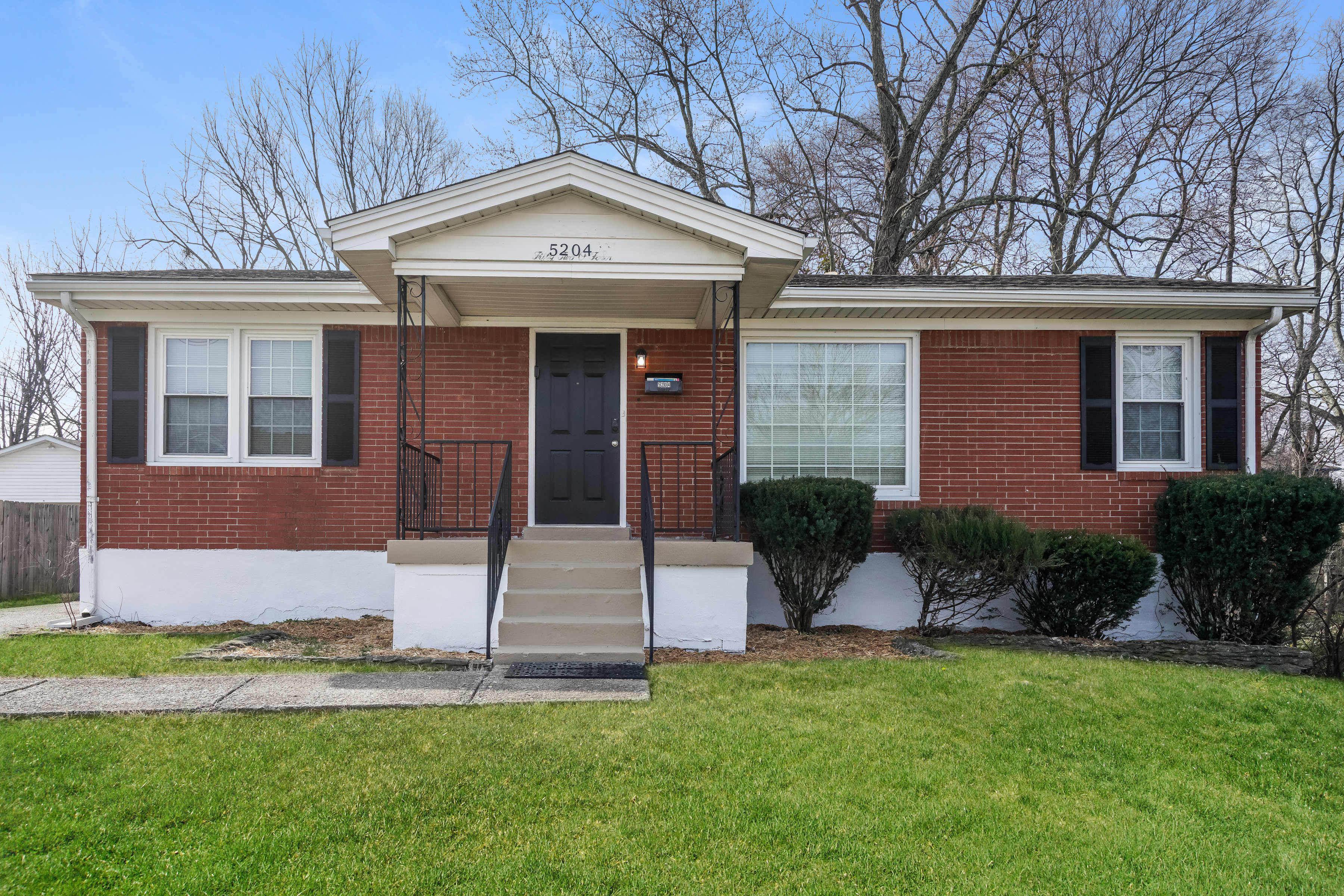 5204 Ronwood Dr Louisville, KY 40219